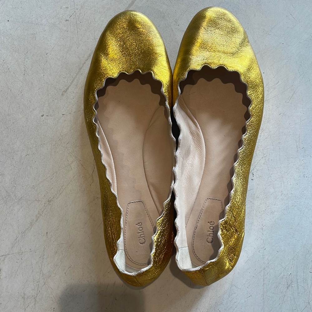 Chloe Lauren Scalloped Leather Metallic Gold Ballerina Flat, size 38